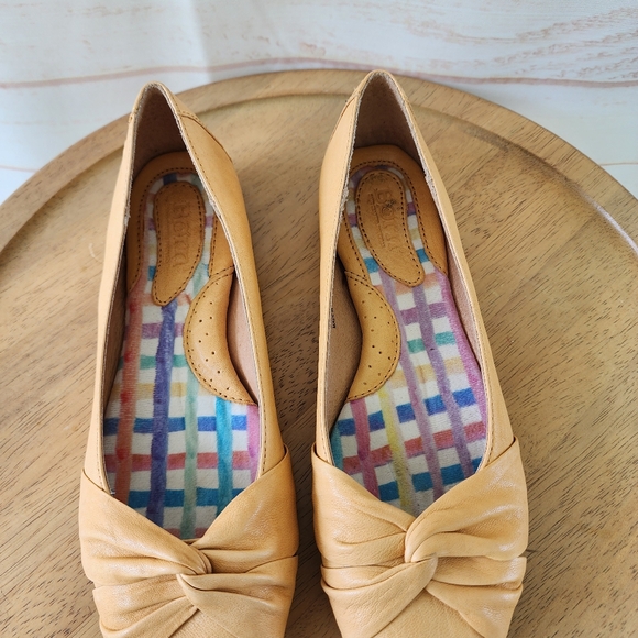 Born Lilly Yellow Flats Size 7 - Picture 3 of 10
